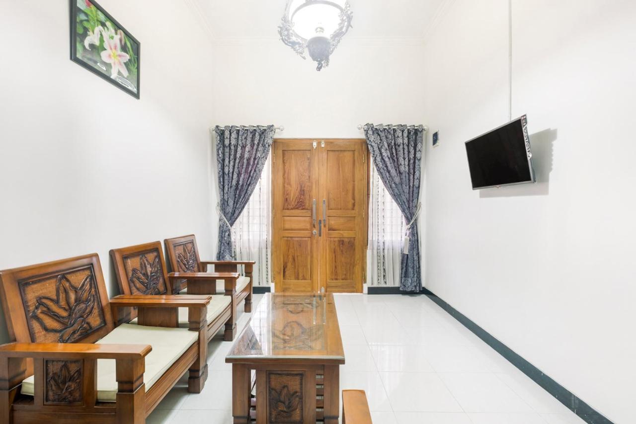Hotel Oyo 3267 Omah Suryo Yogyakarta Exterior foto